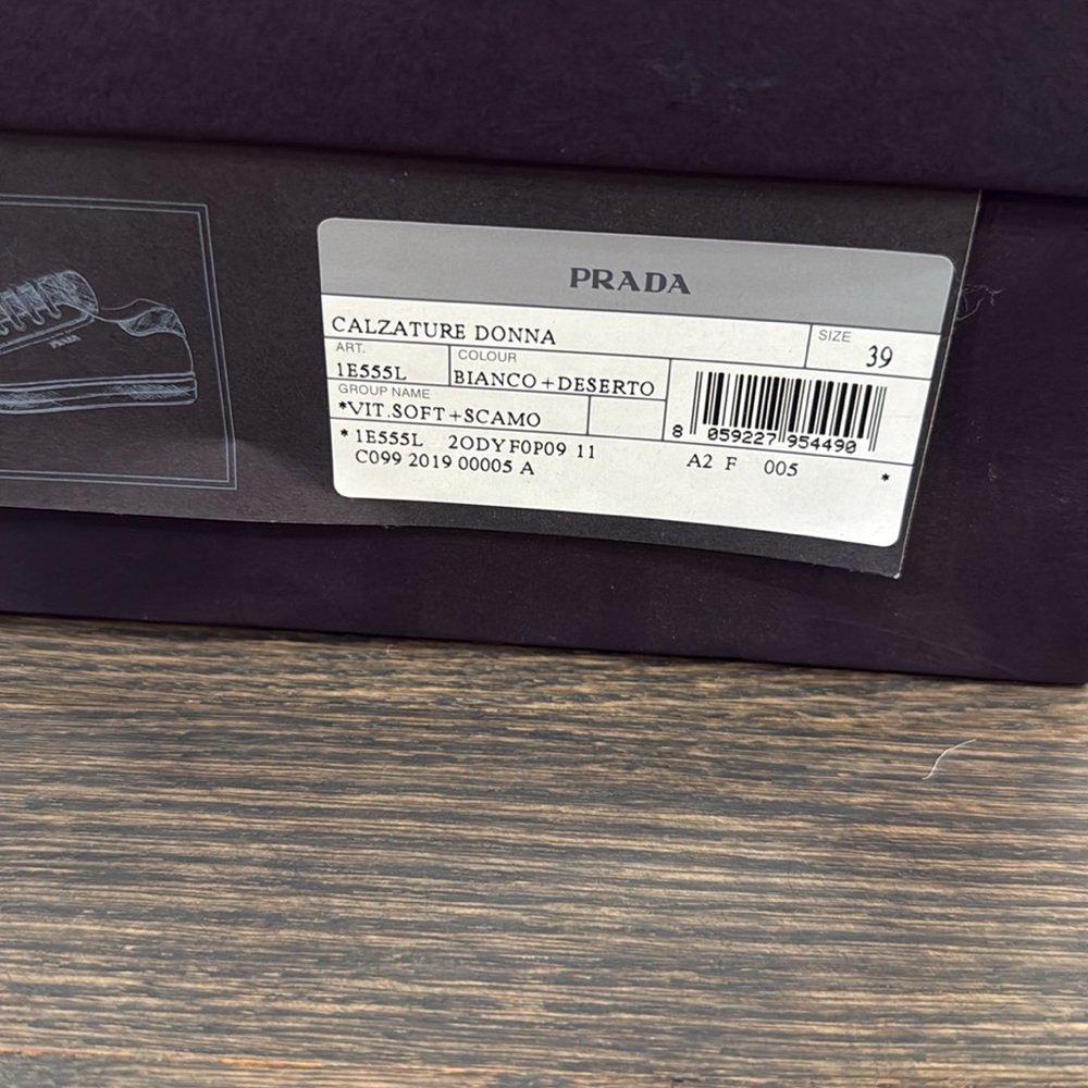 Prada Women’s Calzature Donna Sneaker-Size 39-Authentic-EUC - Picture 14 of 15